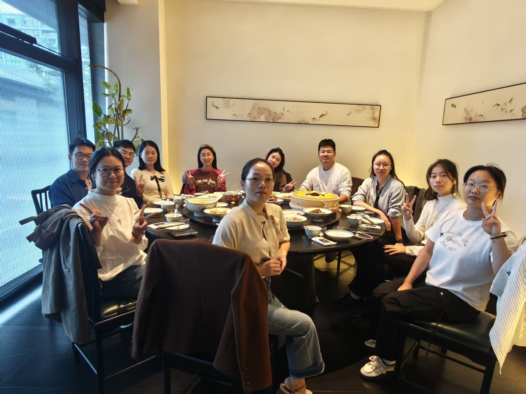 ध्यान केंद्रित करें और शिखर पर चढ़ें, हंसें और दोस्ती के बारे में बात करें - कंपनी की नॉर्थ पीक टीम निर्माण गतिविधि एक सफल निष्कर्ष पर पहुंची है