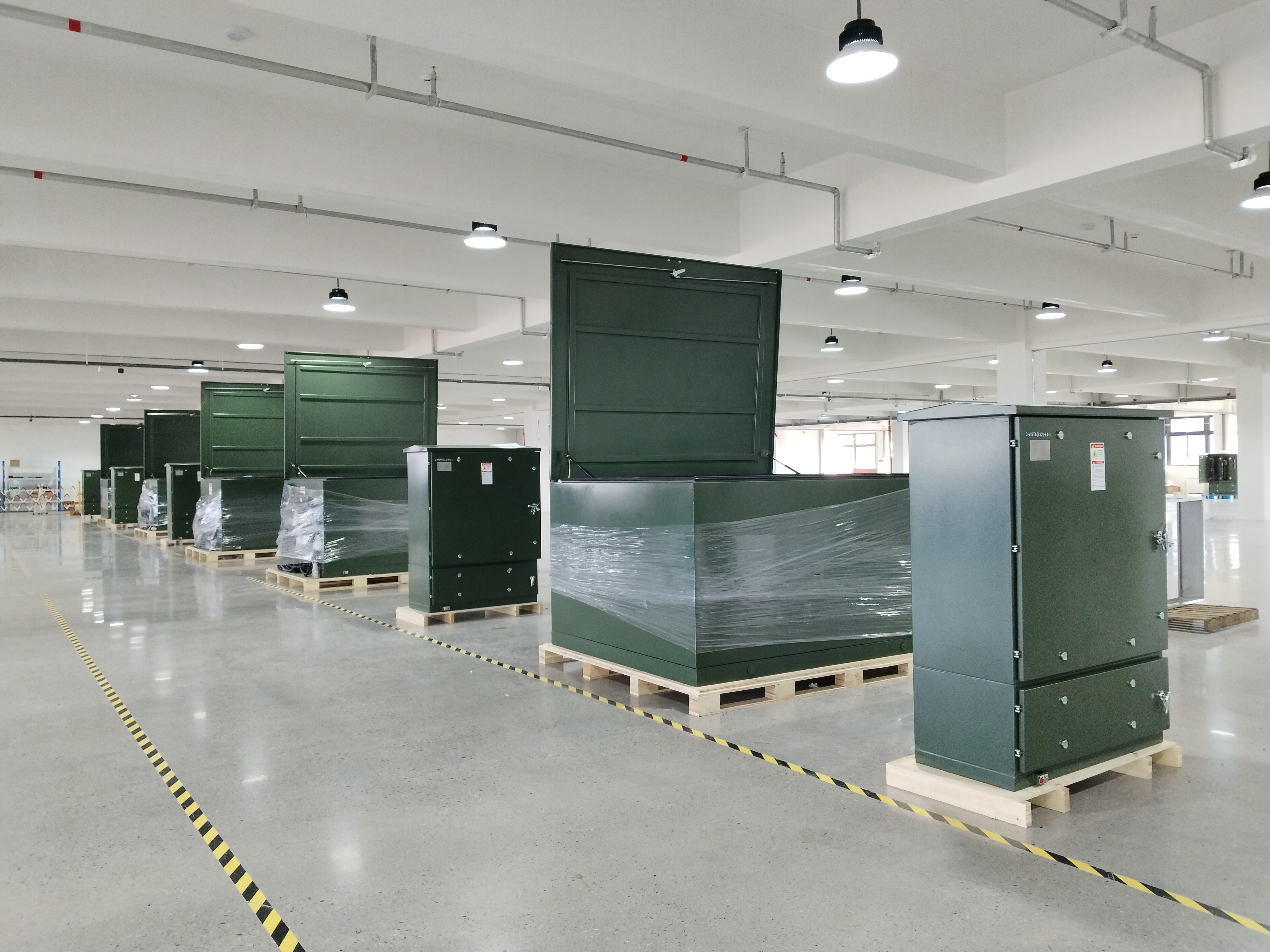 एक भव्य शुरुआत की ओर! CNKEEYA इलेक्ट्रिक के अंडरग्राउंड कैबिनेट के पूरे सेट अमेरिका के ओहियो डेटा सेंटर प्रोजेक्ट में भेज दिए गए।